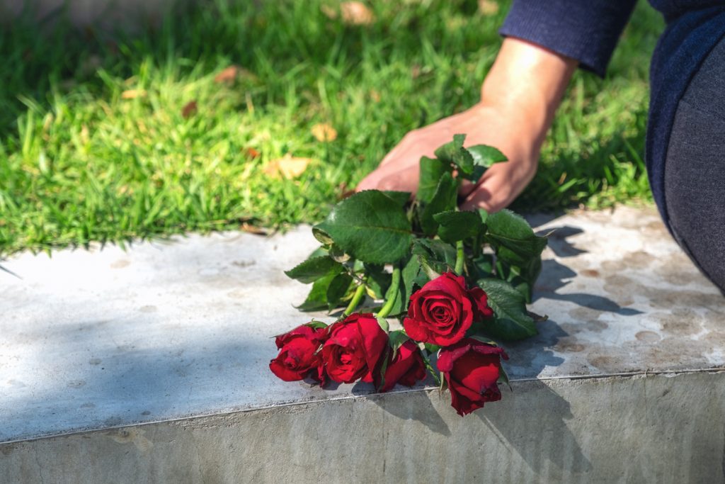 Cuáles son las mejores flores para un funeral
